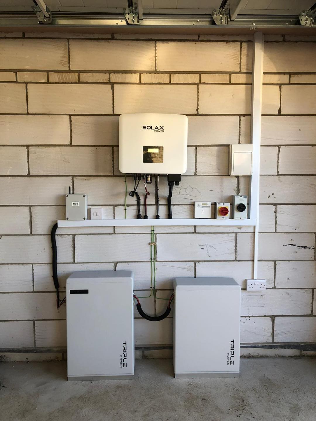 SolaX BMS: Stunning Solution for Effortless Power Storage